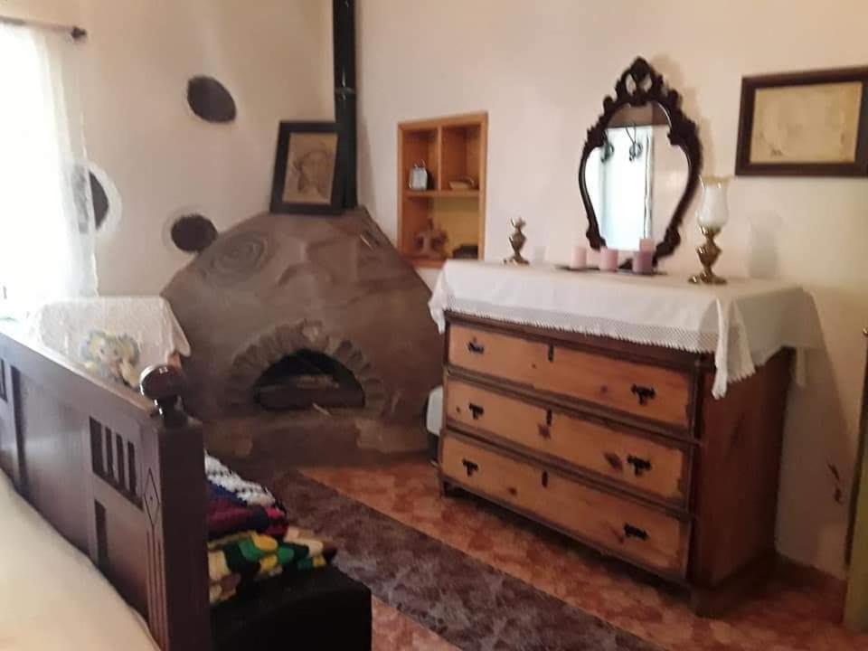 Ecoartejeda Cave House Guest House Exterior photo